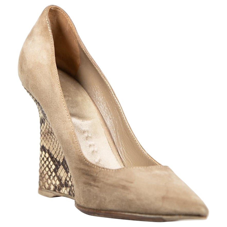 Burberry, zeppe in pelle di serpente scamosciata grigia, taglia IT 36,5