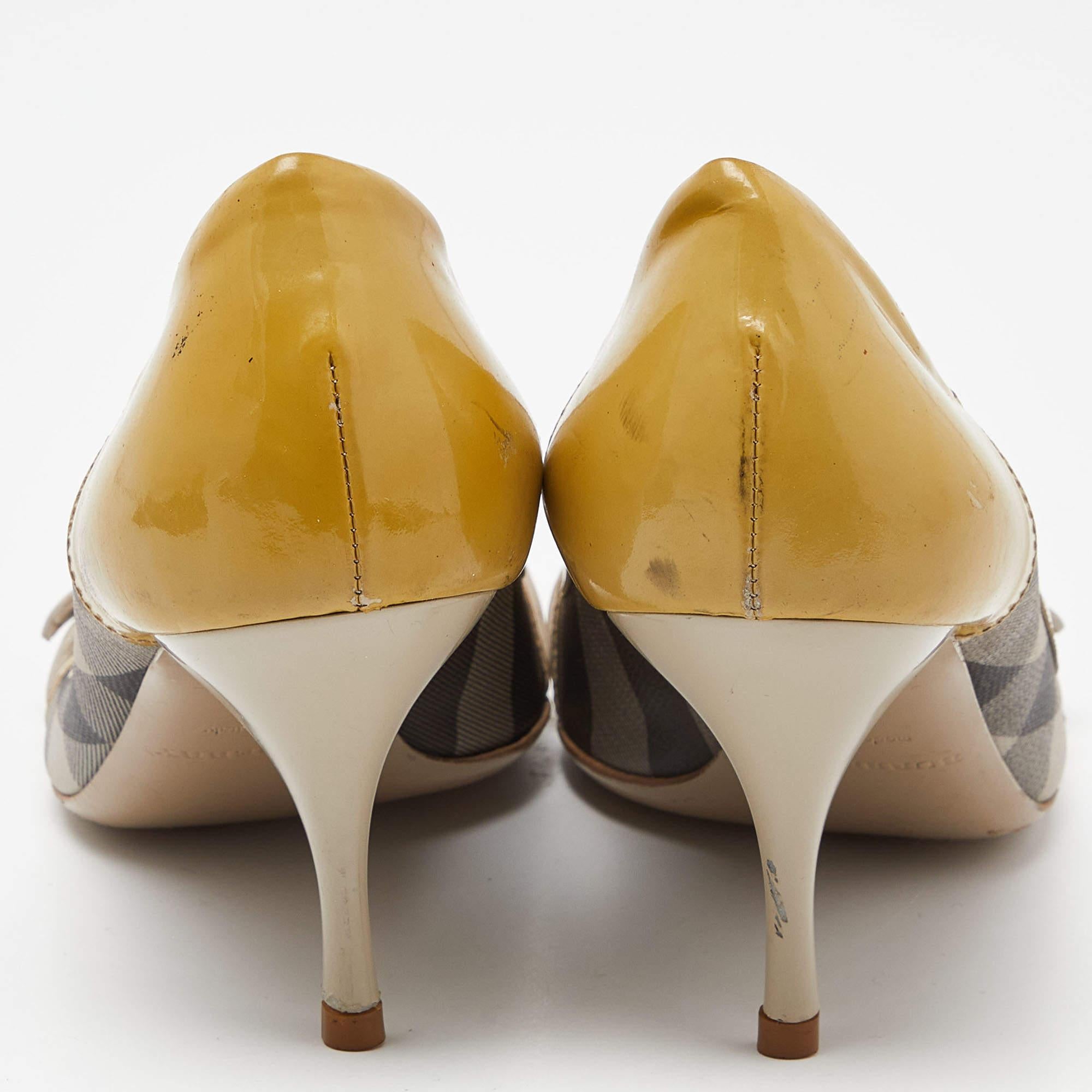 Women's Burberry Grey/Yellow Smoked Check PVC and Patent Leather Open Toe Pumps Size 39 For Sale