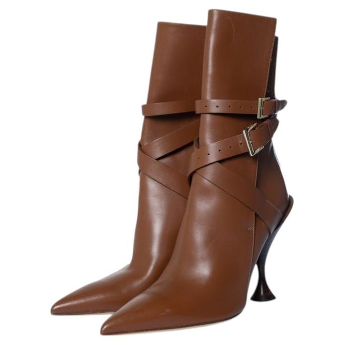 Burberry, Hadfield pedestal boots in brown For Sale