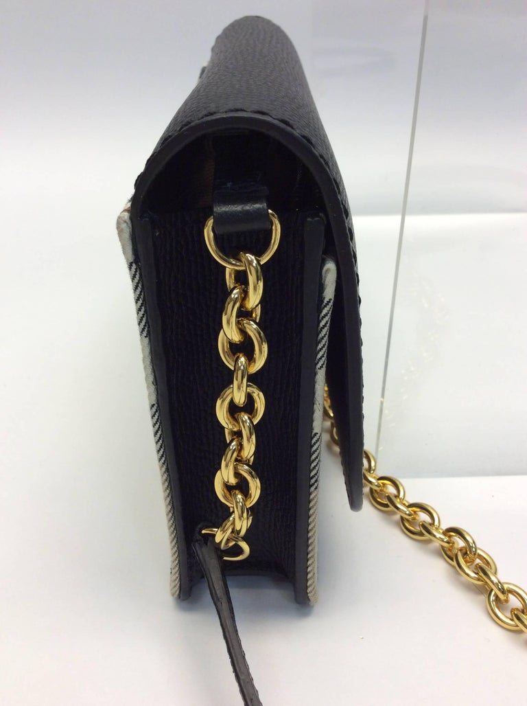 Burberry Hampshire Leather Wallet On Chain For Sale at 1stdibs