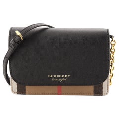 Burberry Hampshire Brieftasche auf Kette aus Leder und kariertem Segeltuch