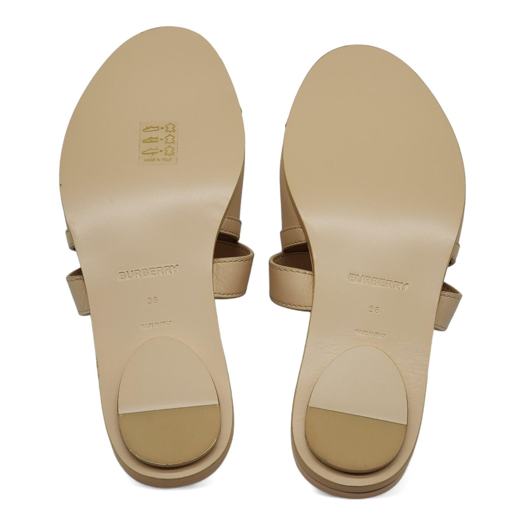 Burberry Honour flache Ledersandalen in blassem Pfirsich im Zustand „Hervorragend“ im Angebot in Los Angeles, CA