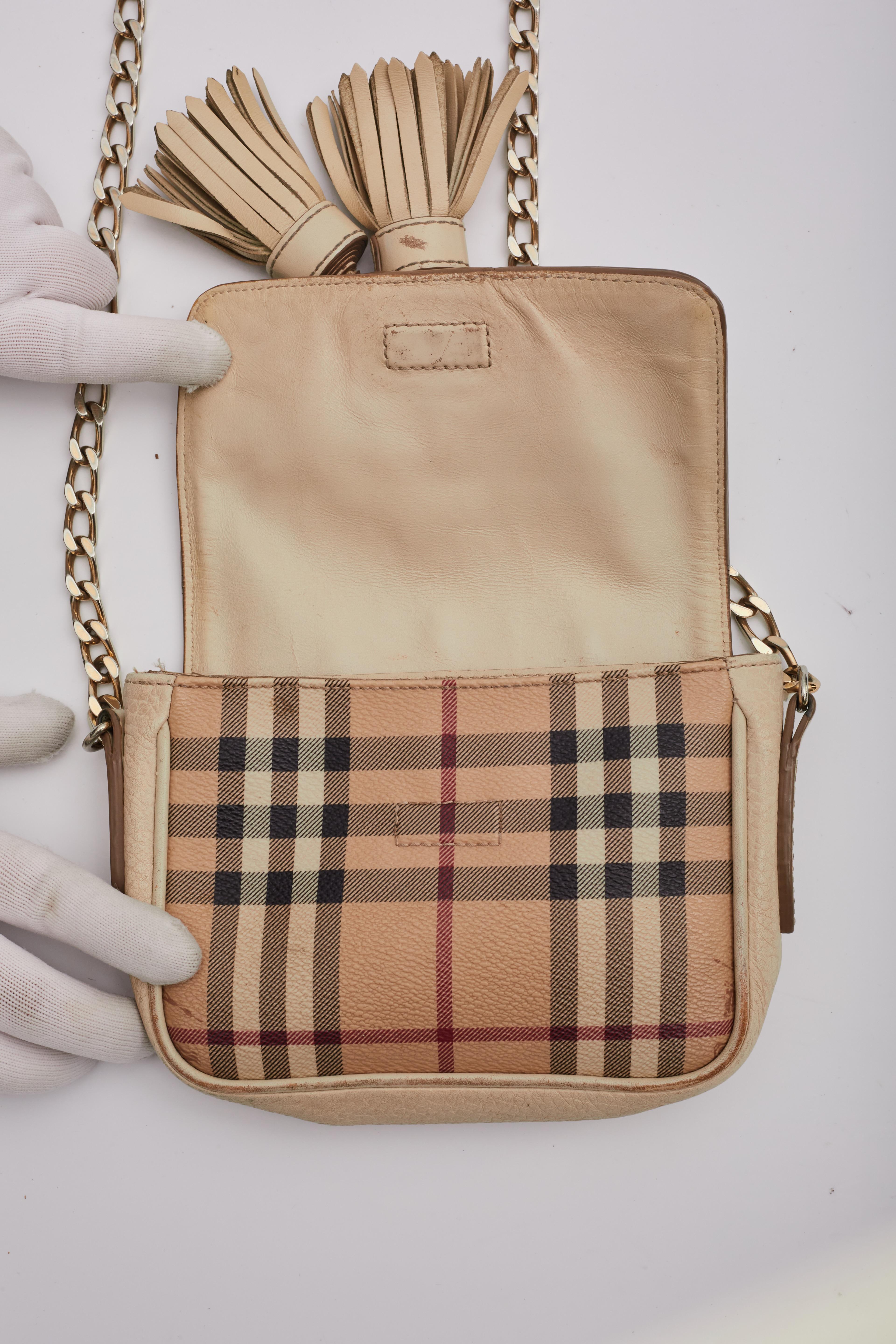 Burberry House Check Canvas Tassel Crossbody Bag Mini en vente 5