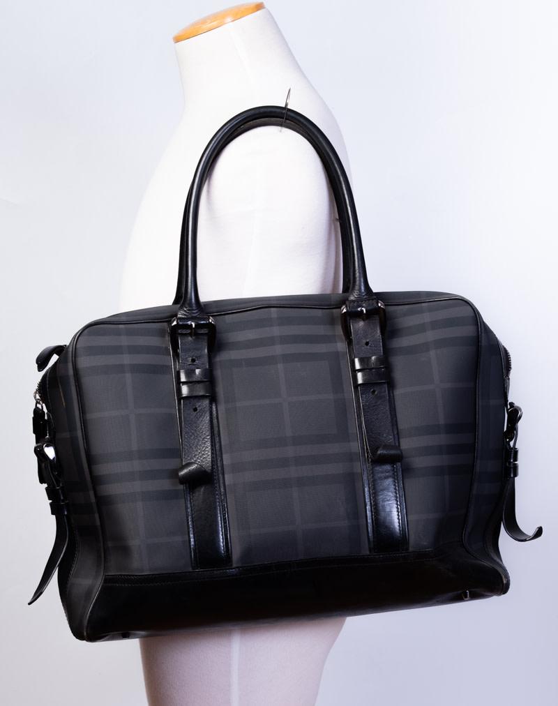 Burberry Large Black London Check Briefcase Bag In Excellent Condition In Montreal, Quebec