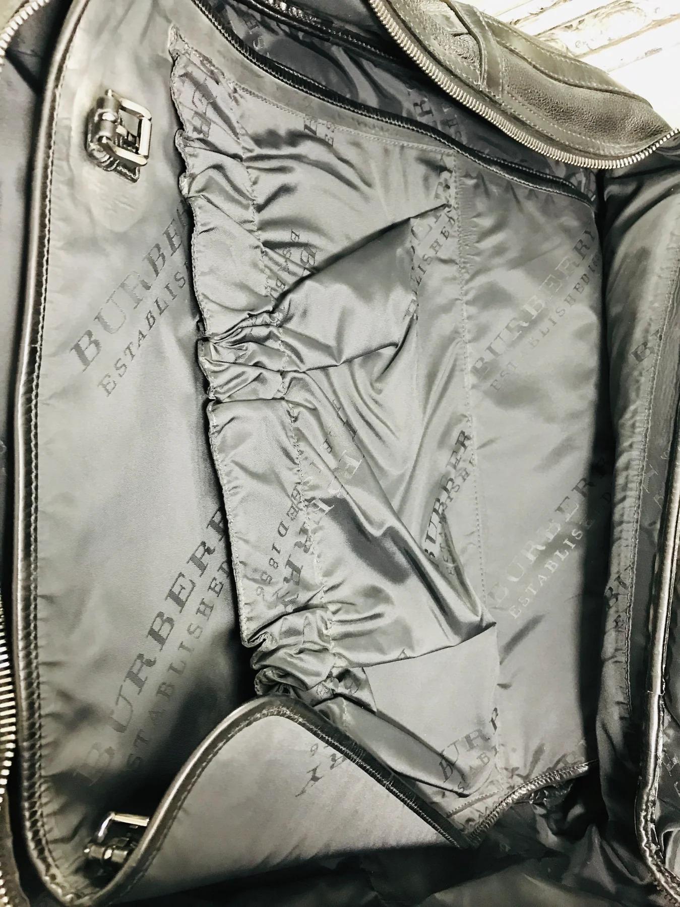 Burberry Large Leather Travel Bag For Sale 2