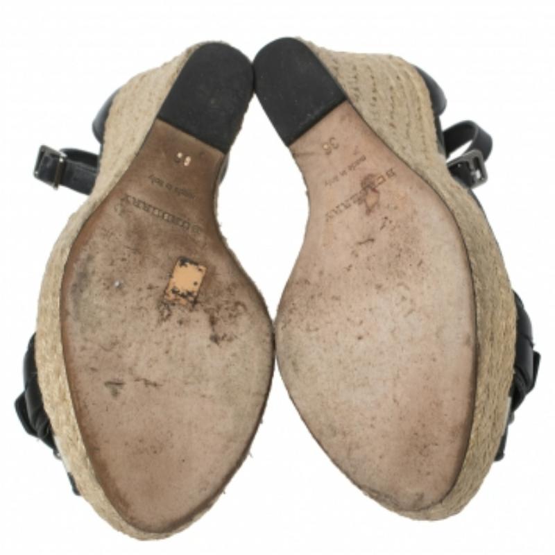 Burberry Leather and Novacheck Canvas Peep Toe Espadrille Wedge Sandals Size 36 In Good Condition For Sale In Dubai, Al Qouz 2