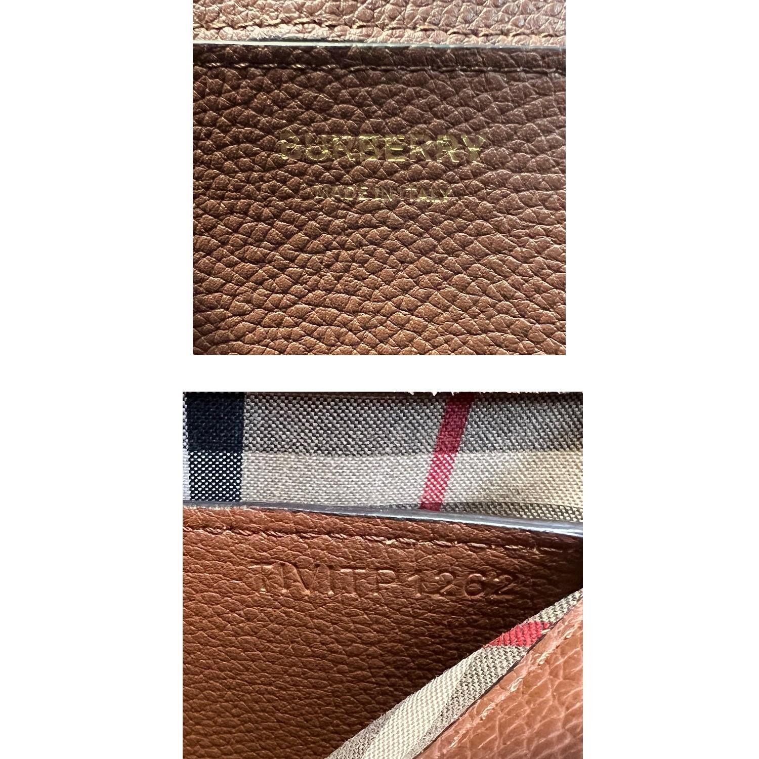 Women's or Men's Burberry Leather Note Crossbody Bag For Sale