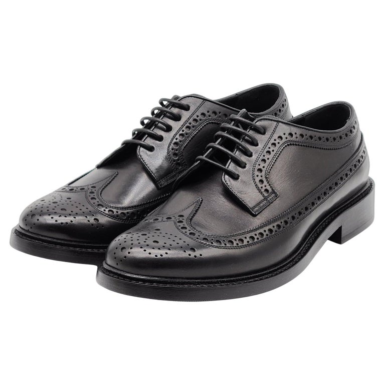 Burberry Leather Wingtip Brogues Shoes Black For Sale at 1stDibs display picture 1