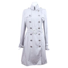 Burberry Light Grey Double-Breasted Belted Trench Coat - US 8 Burberry Light Grey Double-Breasted Belted Trench Coat - US 8