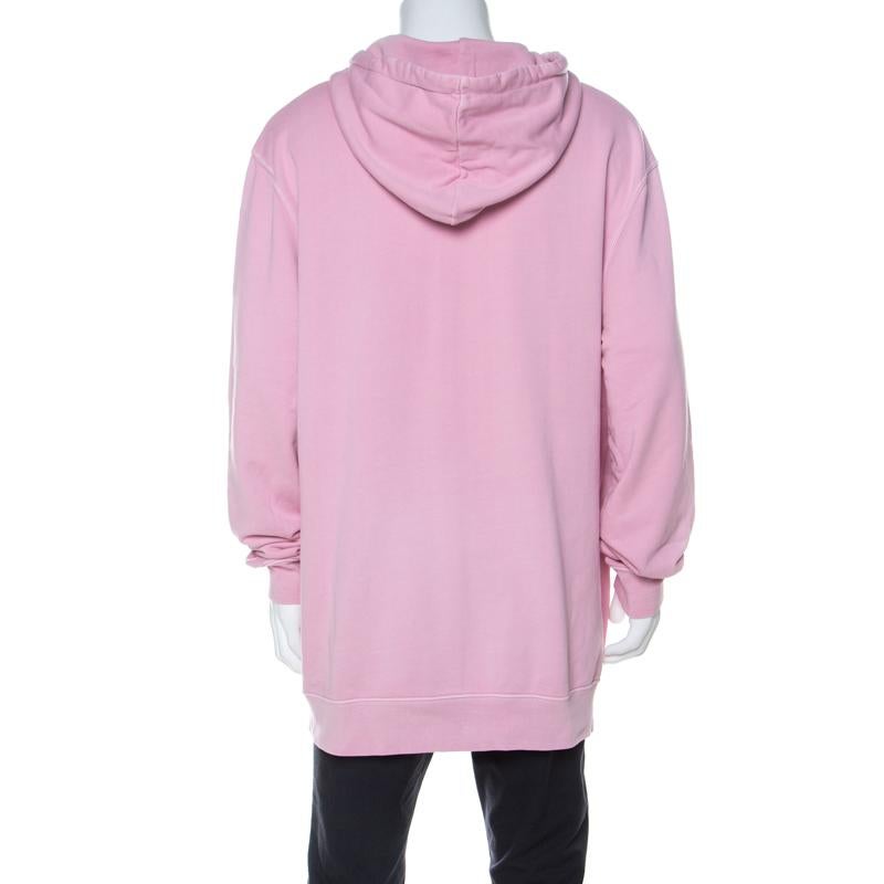 The light pink color of this Burberry sweatshirt gives it a smart, fresh appeal. It is crafted with durable, lightweight cotton to a relaxed shape with colorful equestrian logo detail, long sleeves and a hood. Style this with your regular jeans or