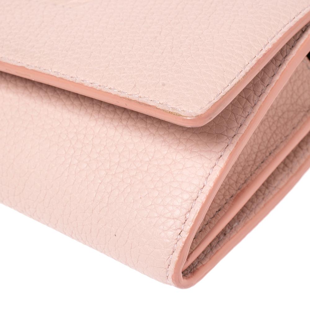 Burberry Light Pink Grained Leather Henley Wallet on Chain In Good Condition In Dubai, Al Qouz 2