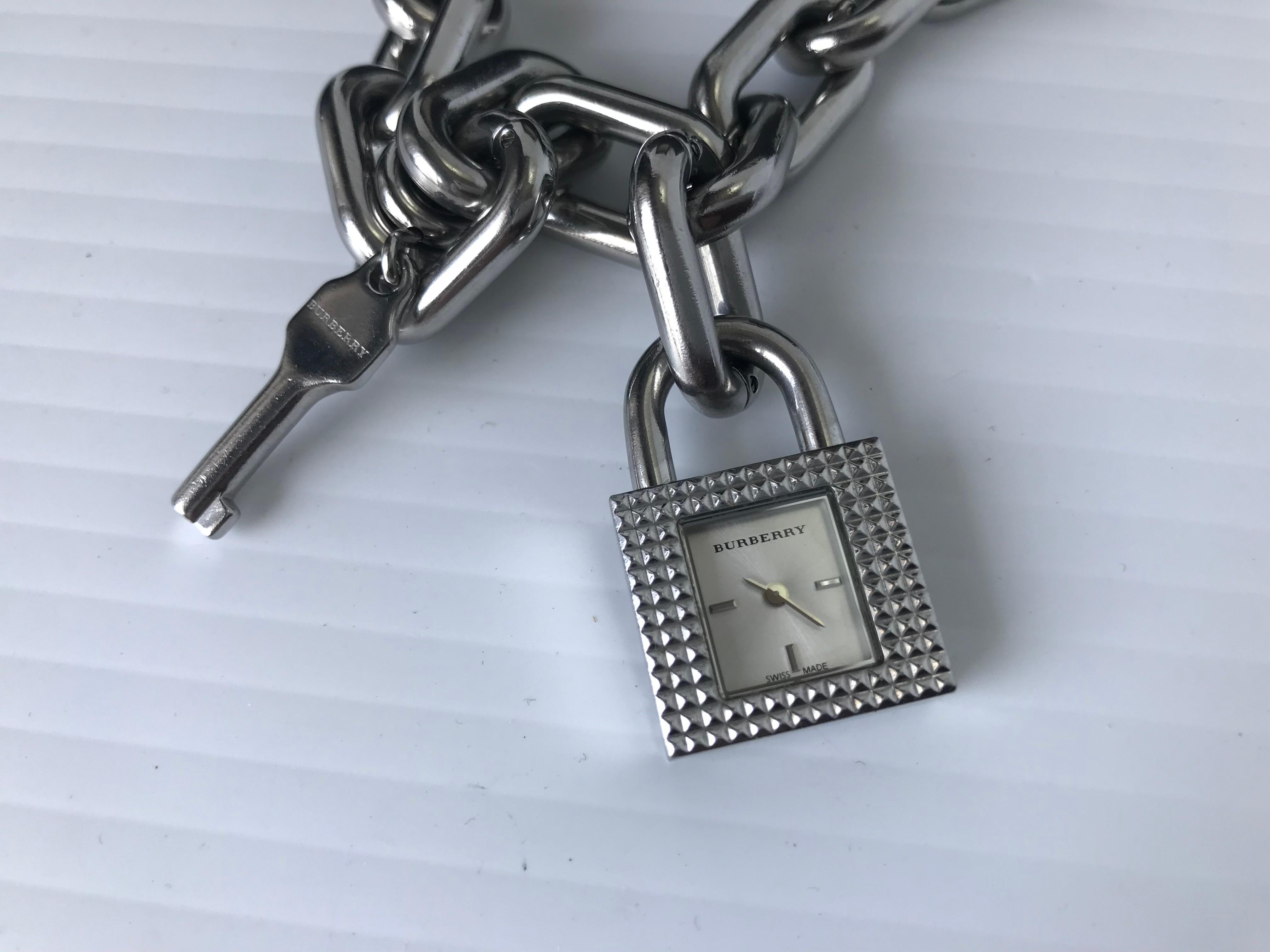 Burberry Link Lock & Key Watch In Good Condition For Sale In Montreal, QC