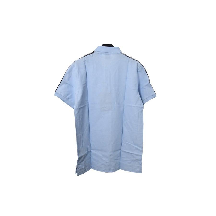 Burberry London England Schulter Logo Polo Blassblau im Zustand „Neu“ im Angebot in Flushing, NY