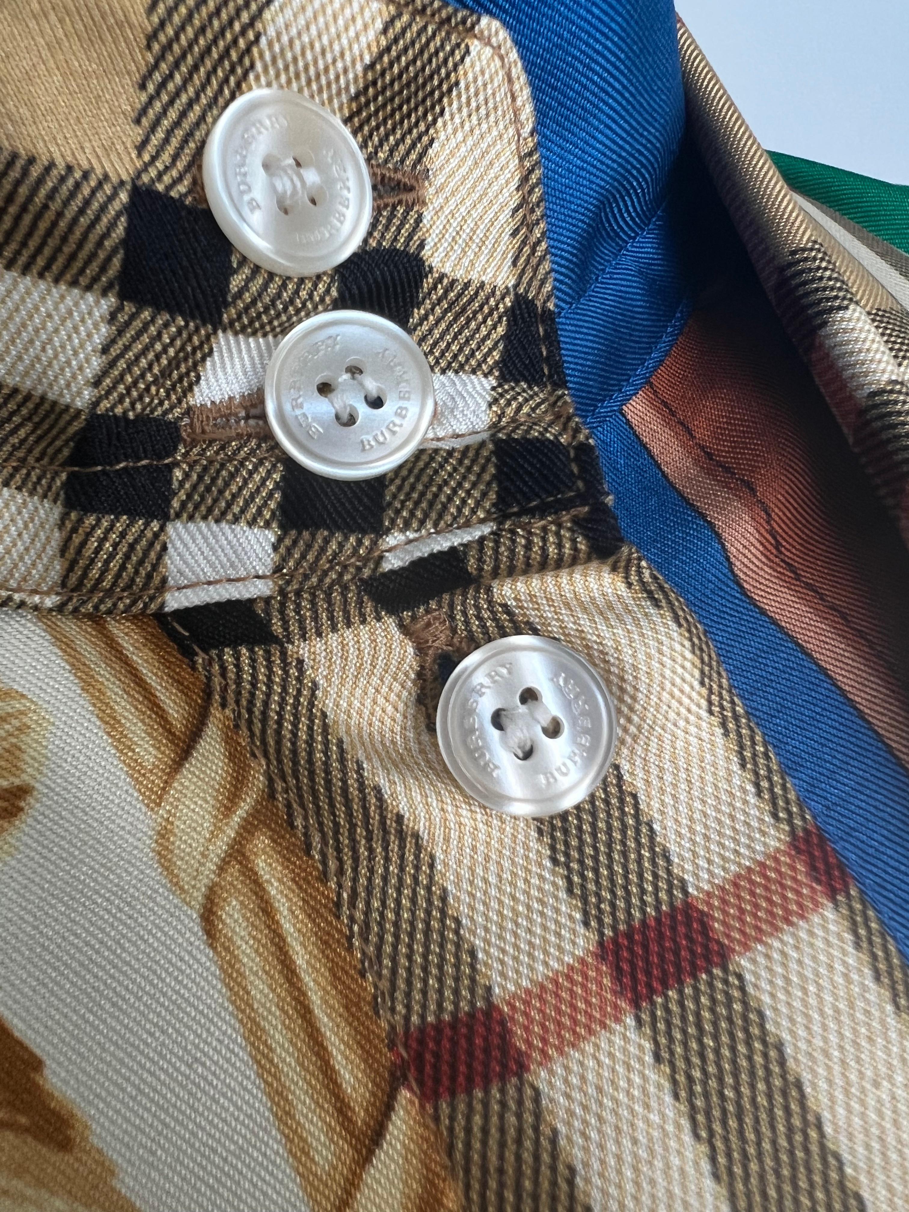 Burberry London England Vintage inspiriertes Seidenhemd  Größe 0 Damen im Angebot