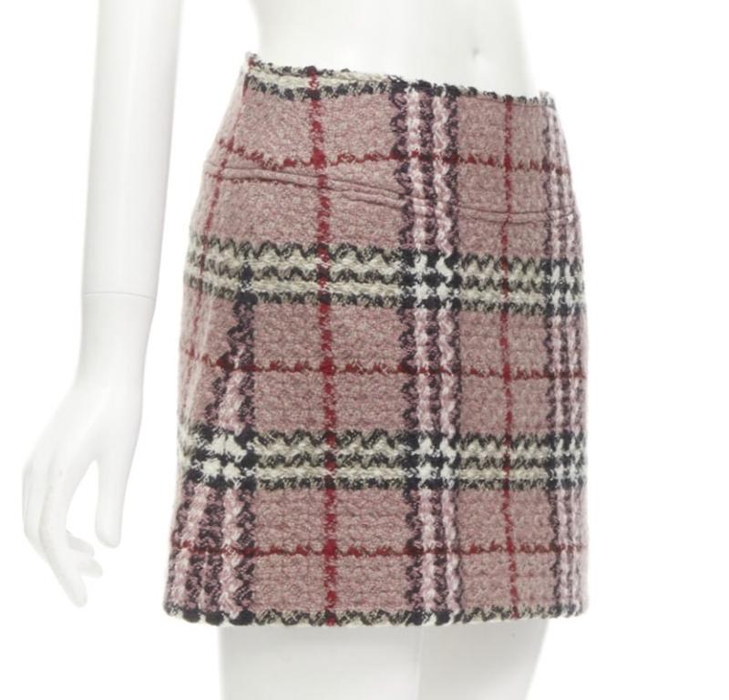 BURBERRY LONDON House Check pink wool tweed boucle mini skirt Y2K UK8 US4 S
Reference: ANWU/A01011
Brand: Burberry
Designer: Christopher Bailey
Material: Wool
Color: Pink
Pattern: Checkered
Closure: Zip
Lining:  Polyester
Made in: