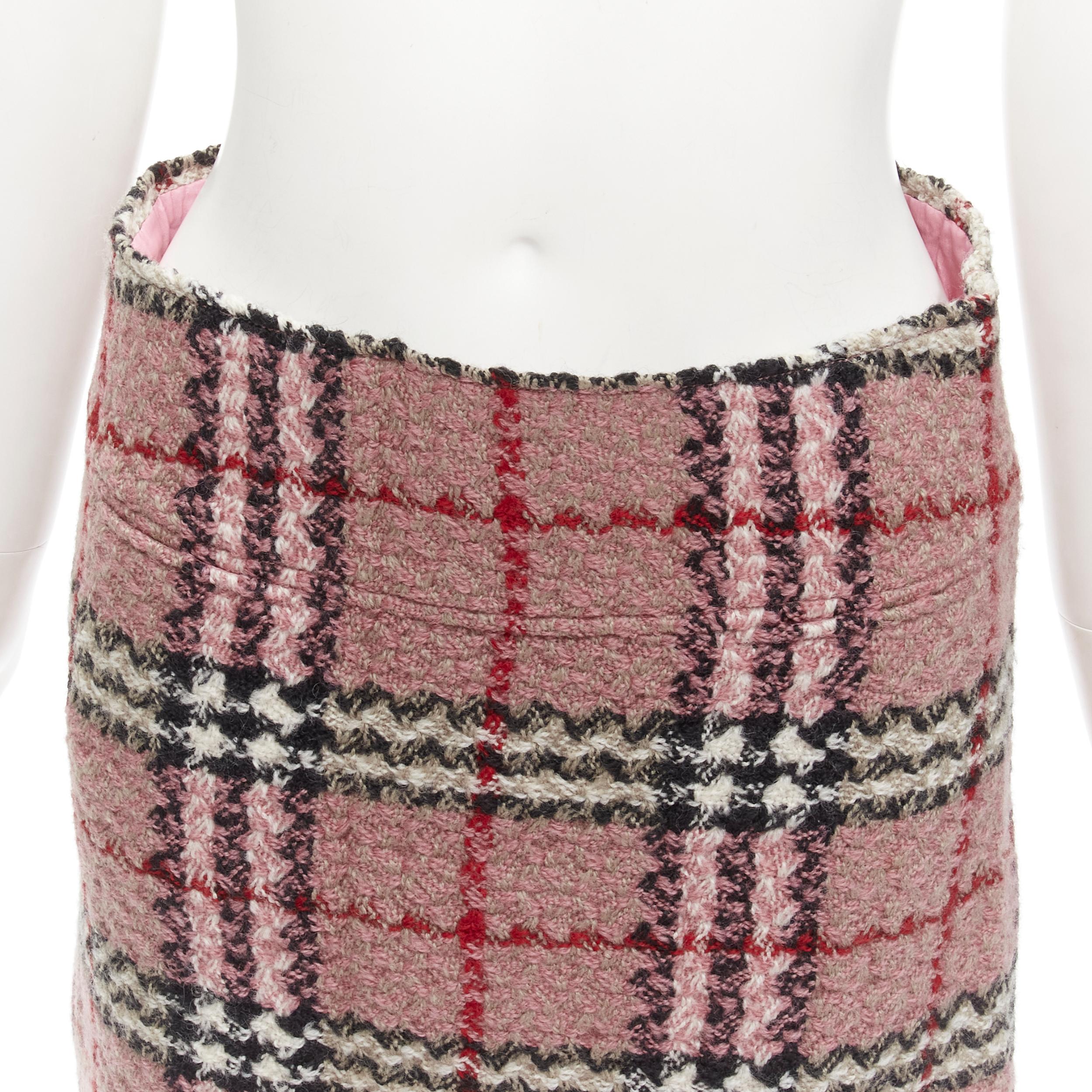 BURBERRY LONDON House Check pink wool tweed boucle mini skirt Y2K UK8 US4 S In Excellent Condition For Sale In Hong Kong, NT