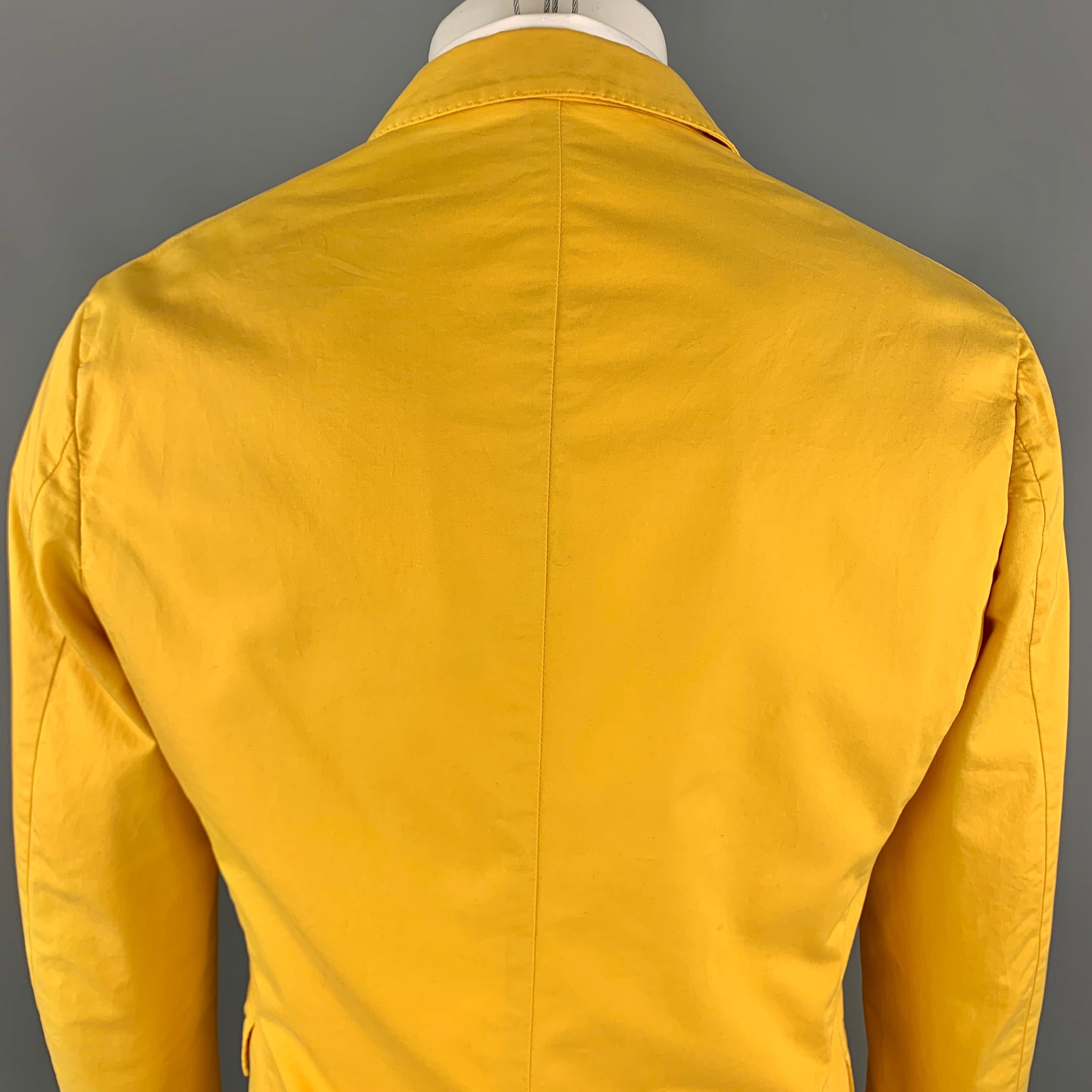 yellow sport coat