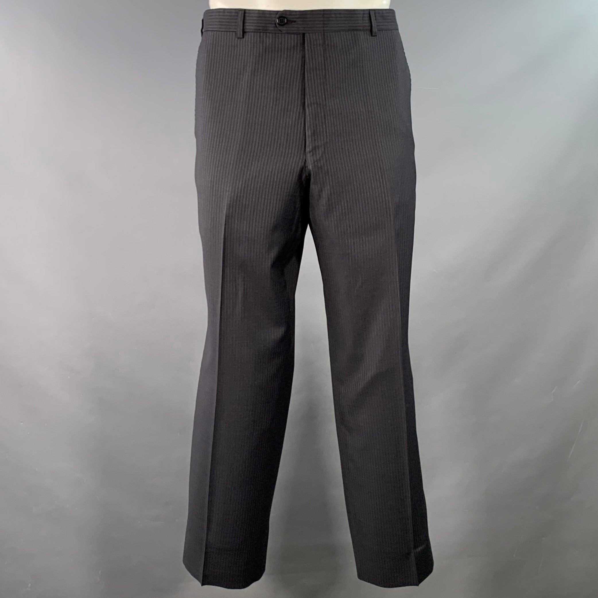 BURBERRY LONDON Größe 44 Regular Schwarz Grau Gestreift Wolle Notch Lapel Anzug Herren im Angebot