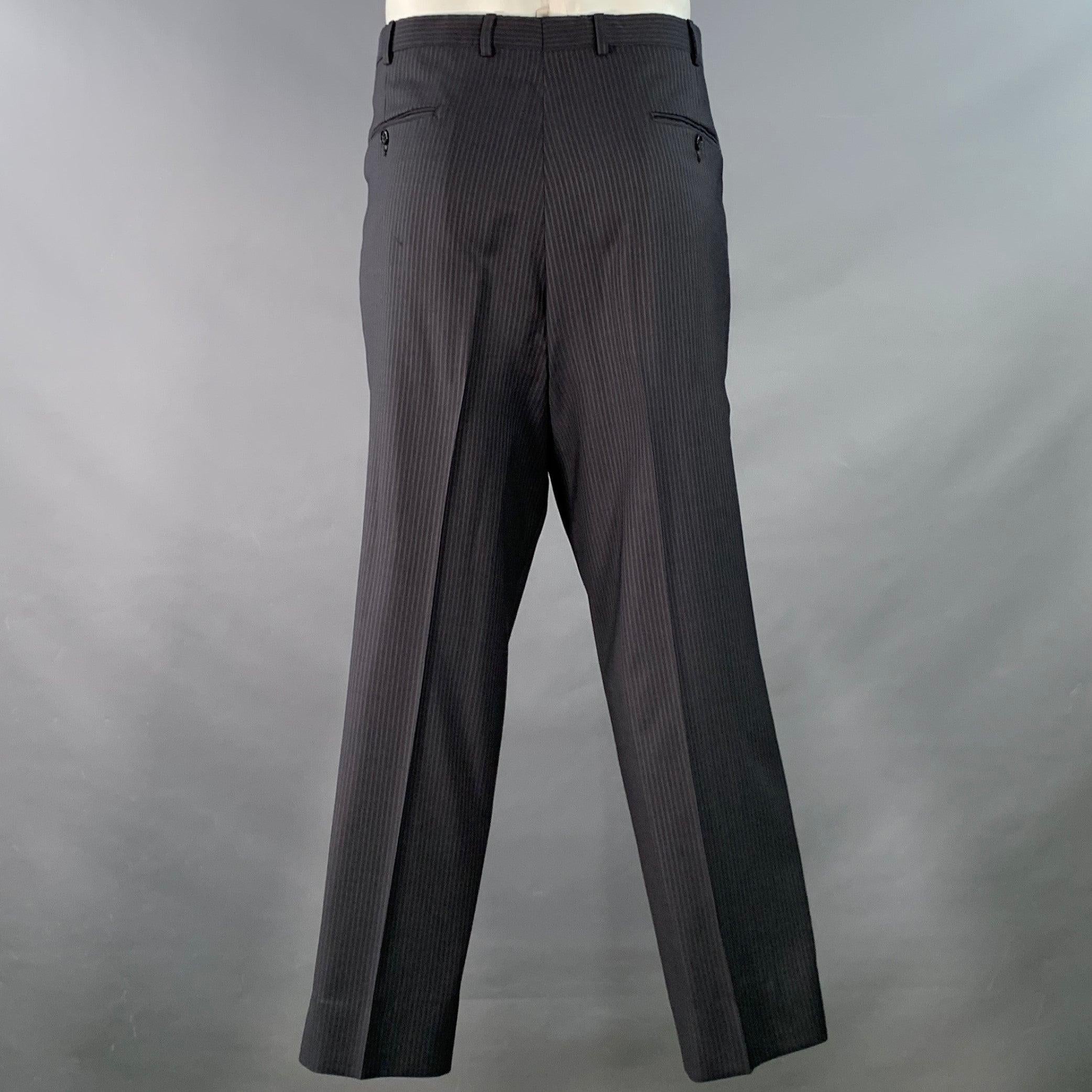 BURBERRY LONDON Größe 44 Regular Schwarz Grau Gestreift Wolle Notch Lapel Anzug im Angebot 1