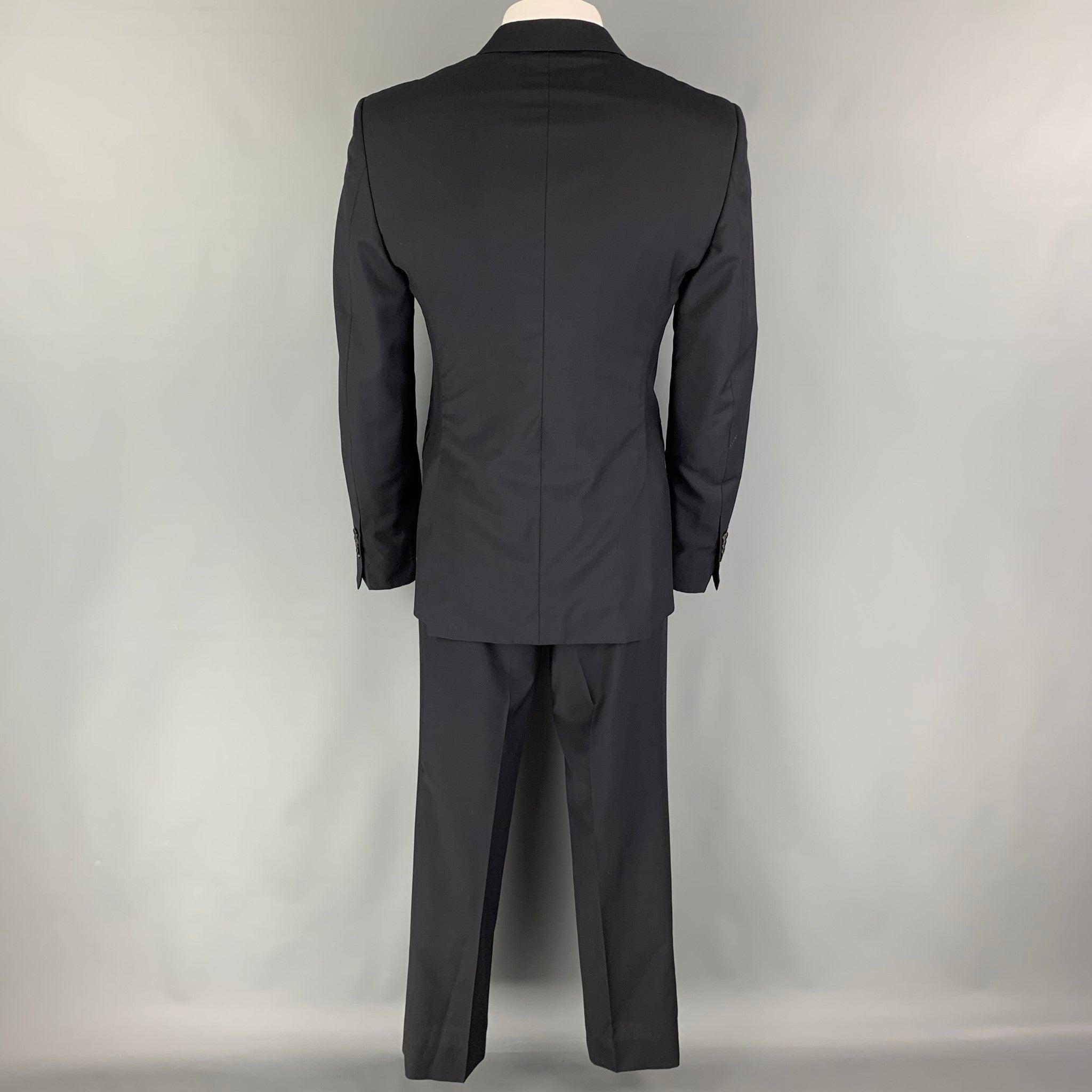 BURBERRY LONDON Size 46 Navy Wool Notch Lapel Suit In Excellent Condition For Sale In San Francisco, CA