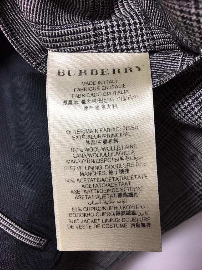 Burberry London Wool Blazer. Size S For Sale 3