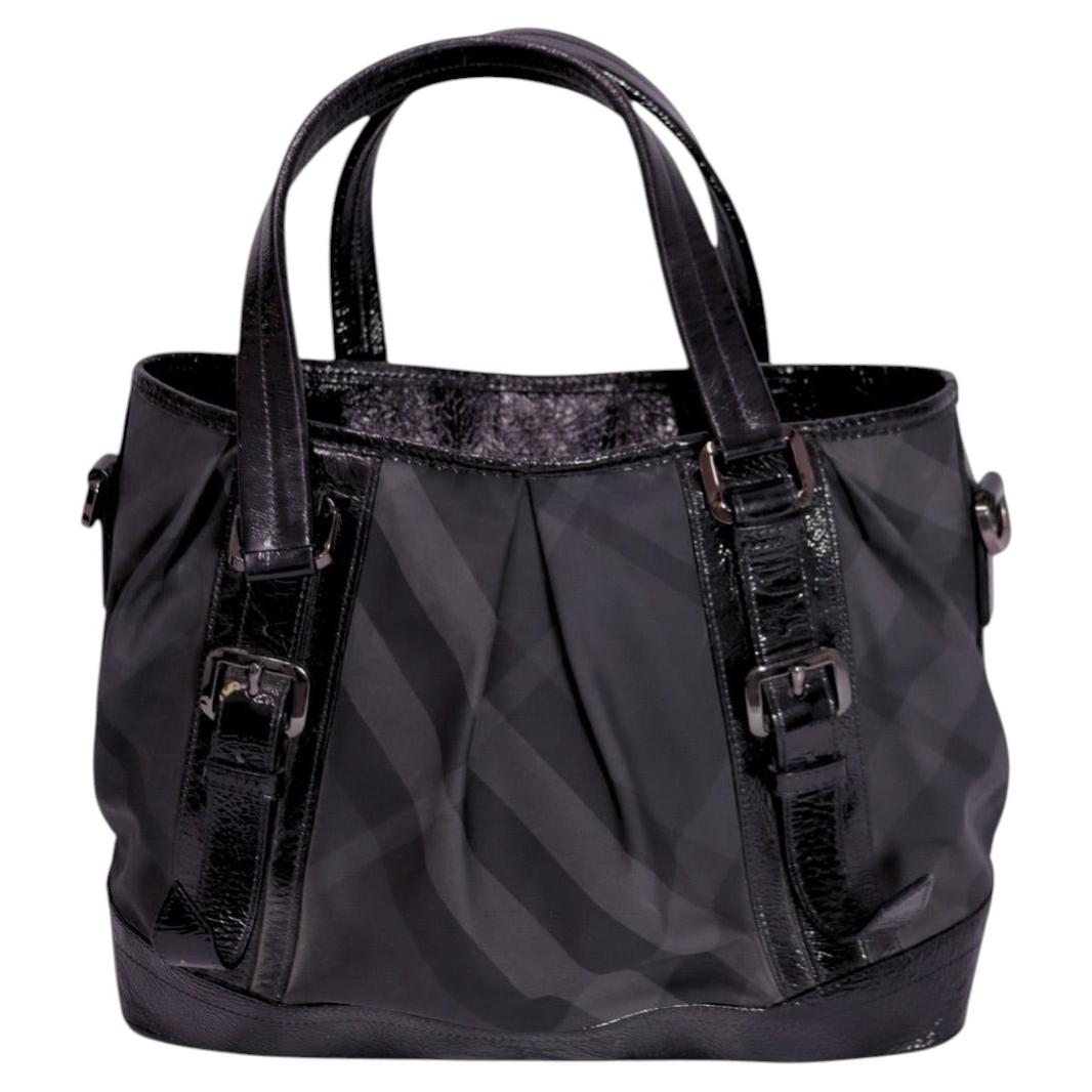 Bolso tote de nailon con estampado «Lowry Beat Check» de Burberry en venta