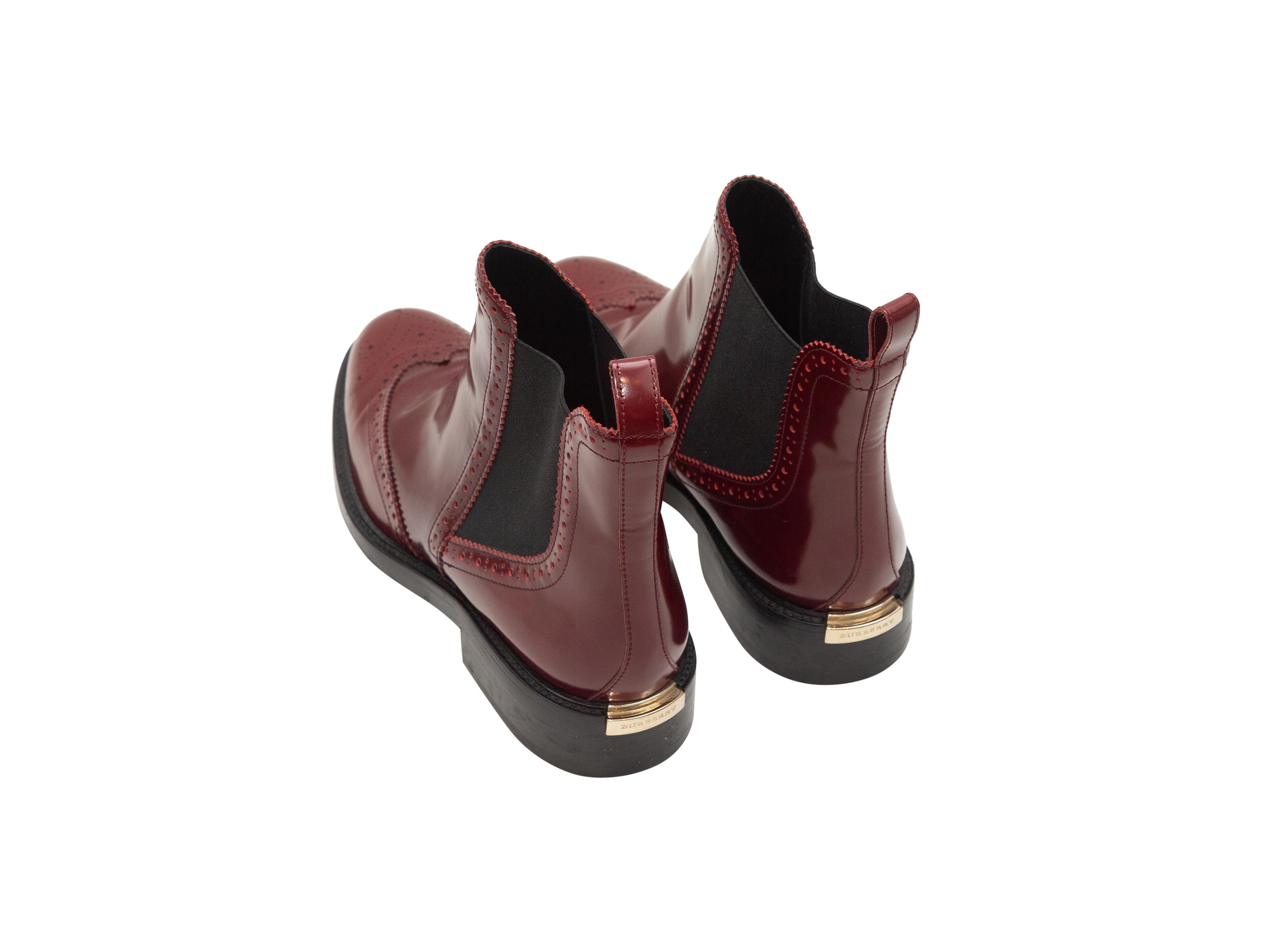  Burberry Maroon Brogue Ankle Boots In Good Condition In New York, NY