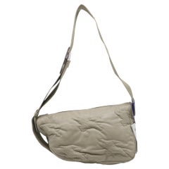 Burberry Medium Shield Shoulder Bag in Green Leather