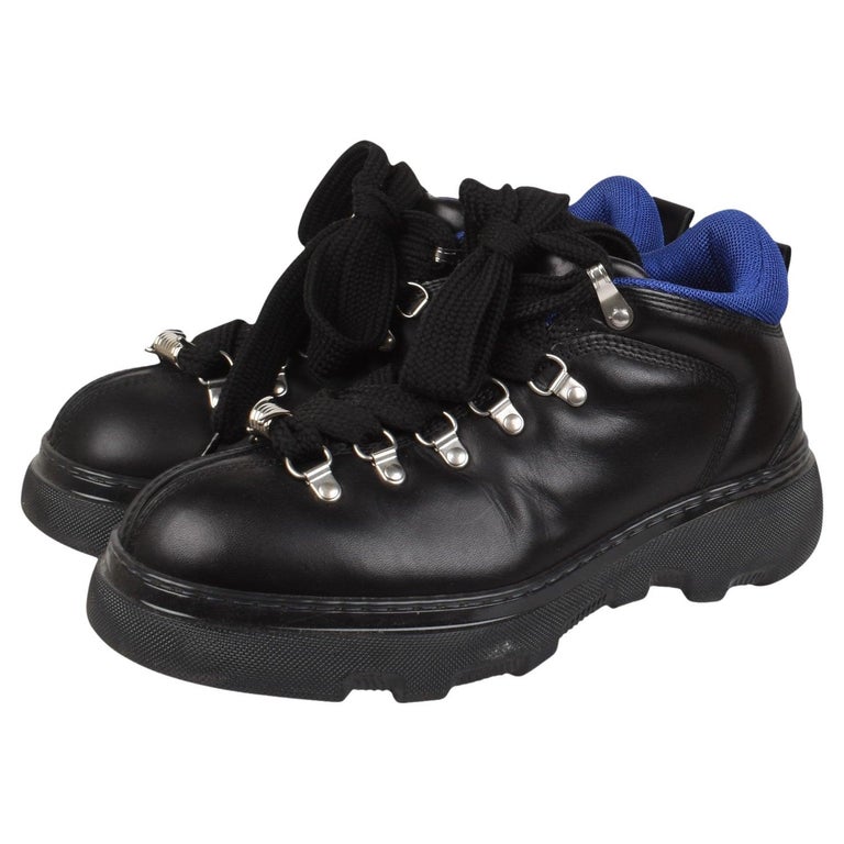 Unworn Burberry Boots for Men, Size 8.5 in US, 42 in Europe. Burberry Black Leather Chelsea Boots Size 42 EU main image 4