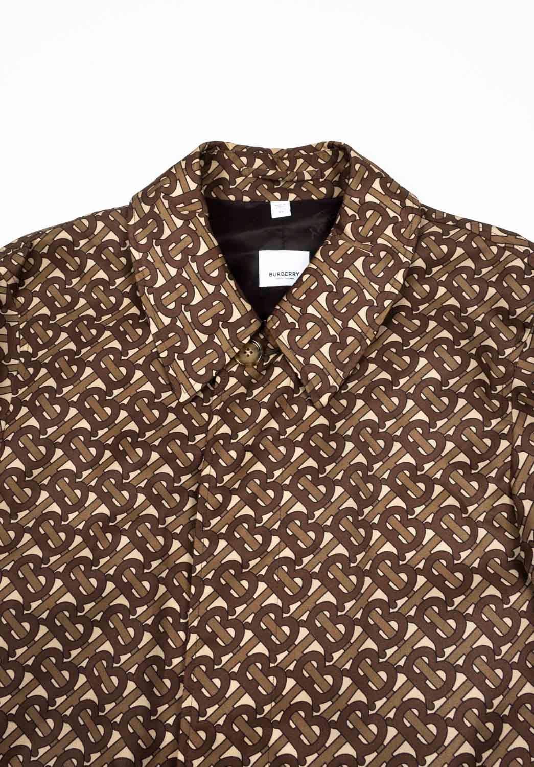 Check my other listings. Have many more designer clothes for sale. Open to any offers.
Item for sale is 100% genuine Burberry Trench Coat, S1259
Color: brown
(An actual color may a bit vary due to individual computer screen interpretation)
Material: