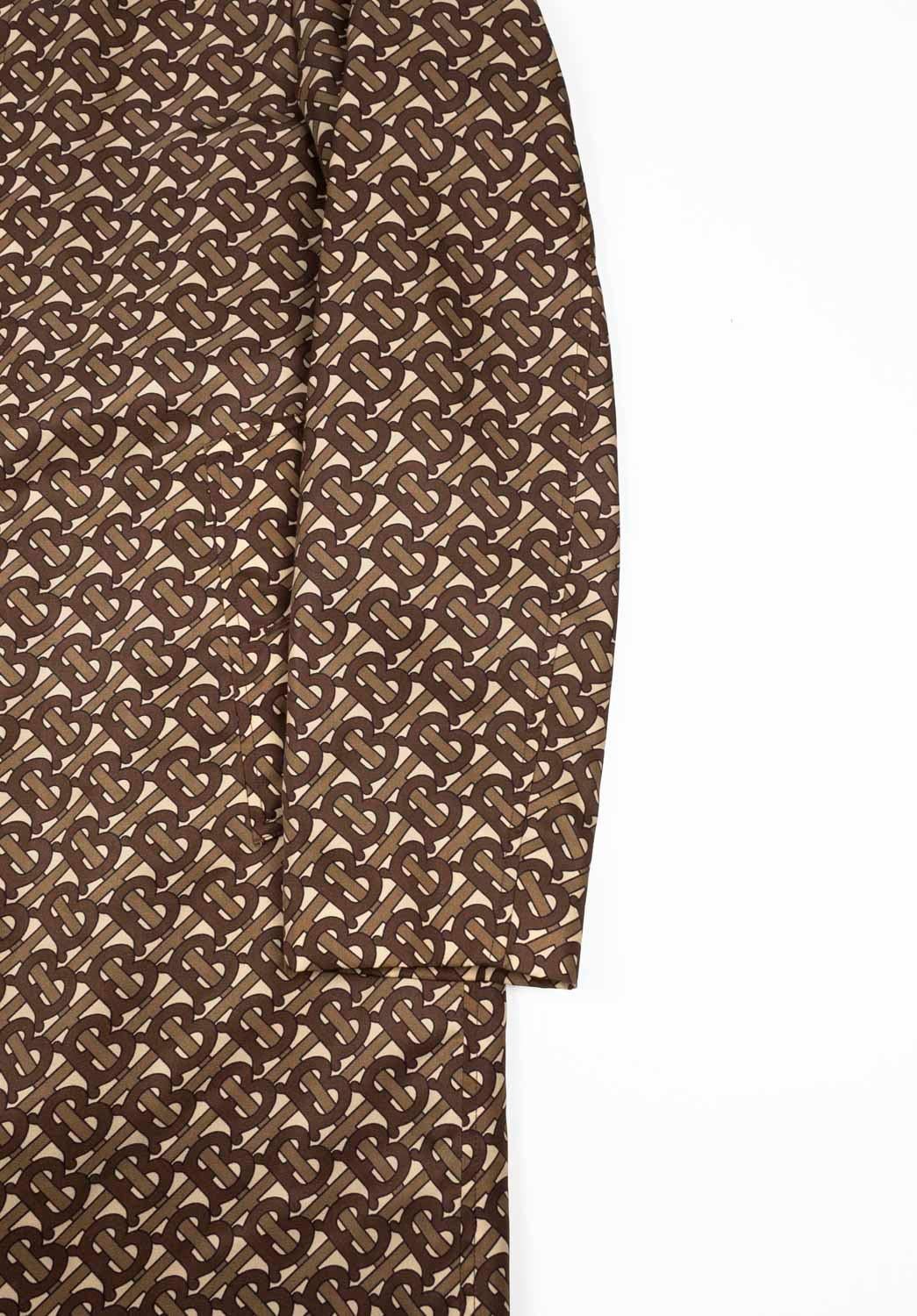 Burberry Men Coat Check Trench Coat Current Size ITA48 – M/L, S1259 In Excellent Condition For Sale In Kaunas, LT