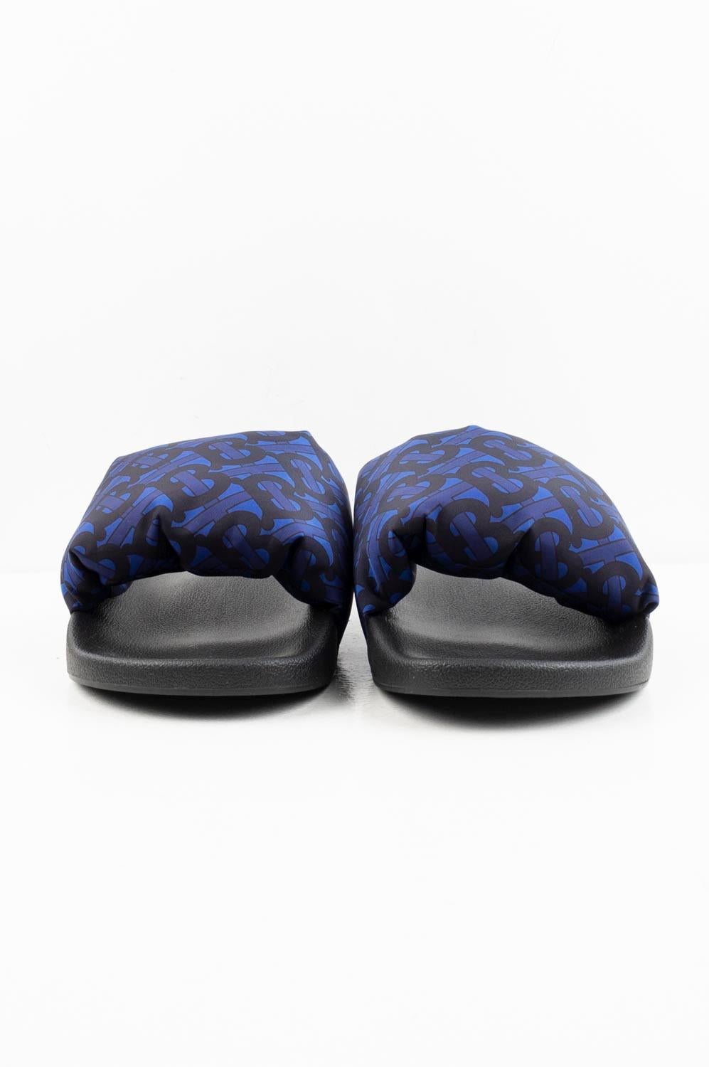 Violet Burberry Men New Sliders Slippers Size 45EUR, USA11, UK 10 ½, S327 en vente