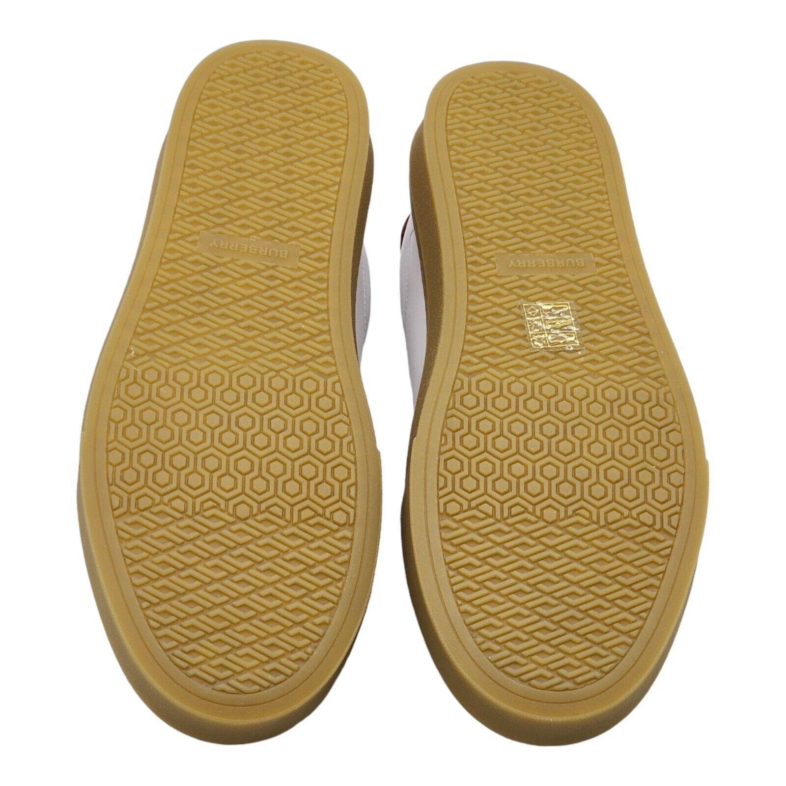 Burberry Men's Rangleton Low Top Sneakers in White In Excellent Condition For Sale In Los Angeles, CA