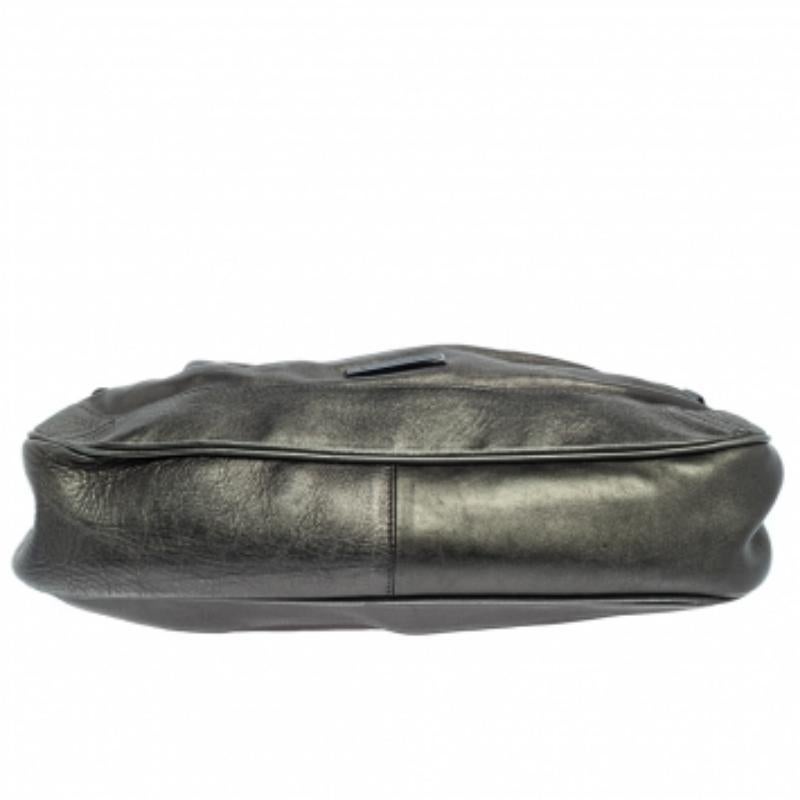 Burberry Metallic Anthracite Leather Fairby Hobo In Fair Condition For Sale In Dubai, Al Qouz 2
