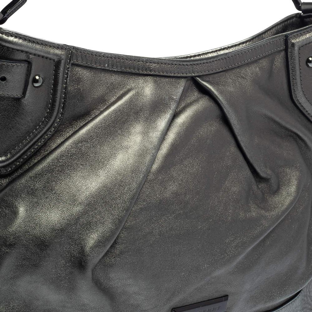 Donna Burberry, borsa in pelle metallizzata antracite Fairby Hobo
