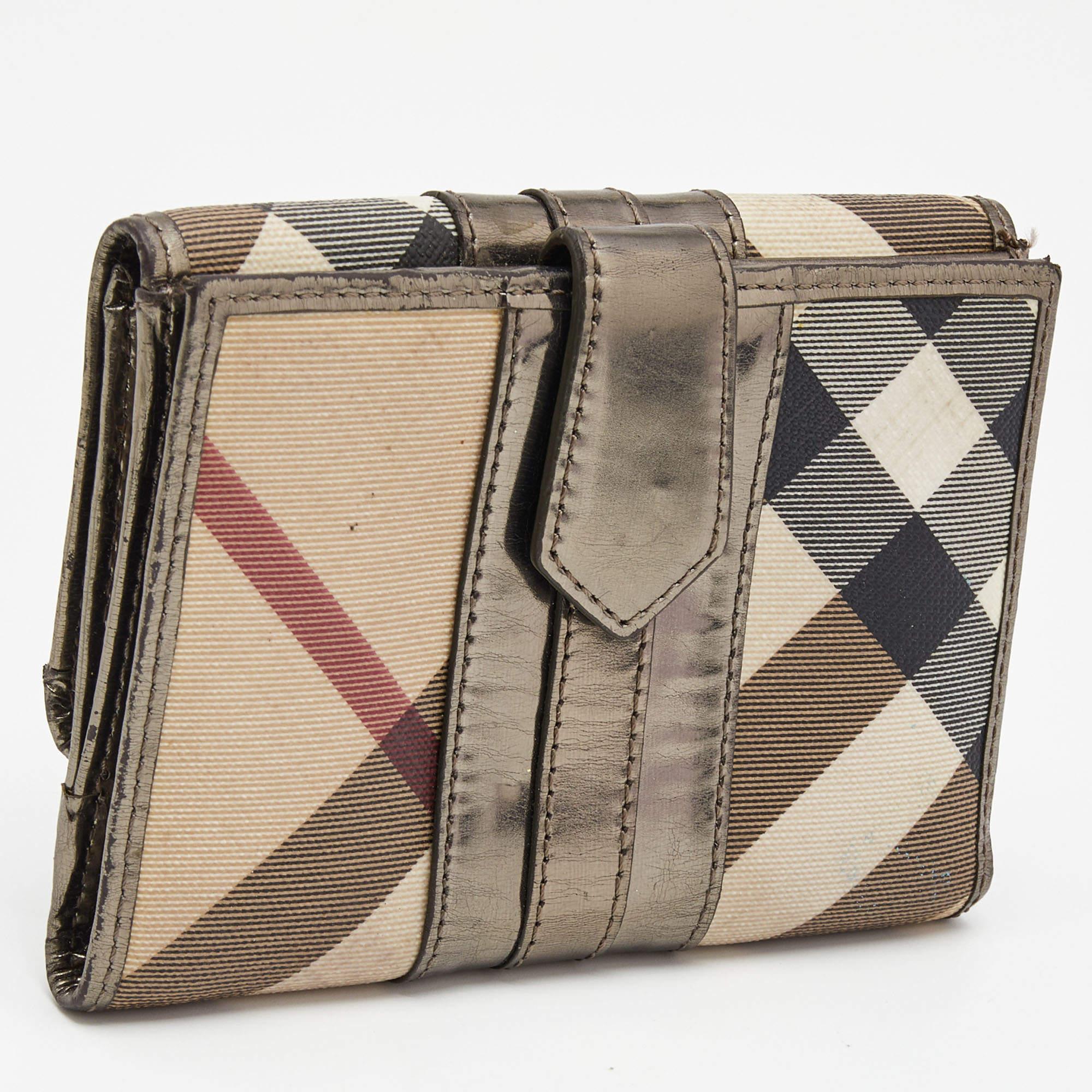 Beige Portafoglio francese in PVC e vernice Burberry metallizzato/beige Housecheck in vendita