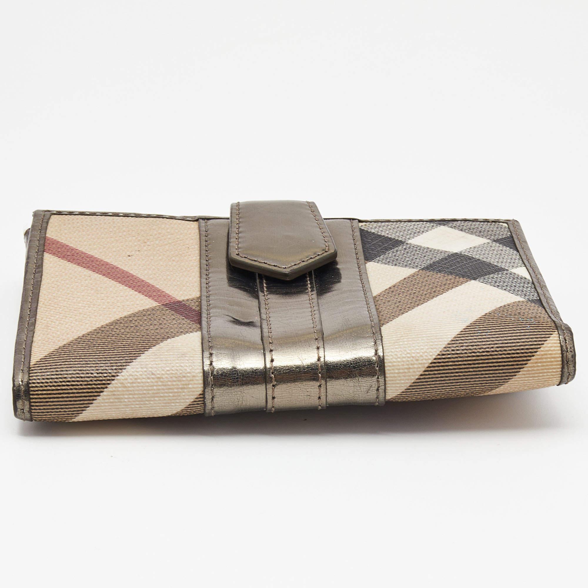 Portafoglio francese in PVC e vernice Burberry metallizzato/beige Housecheck in vendita 1