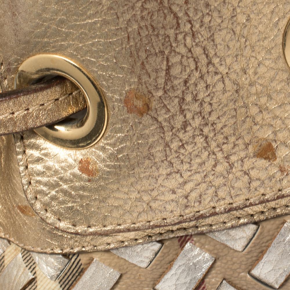 Burberry oro metallizzato/beige, borsa Nova Check intrecciata in PVC e pelle, Hobo Warrior 1