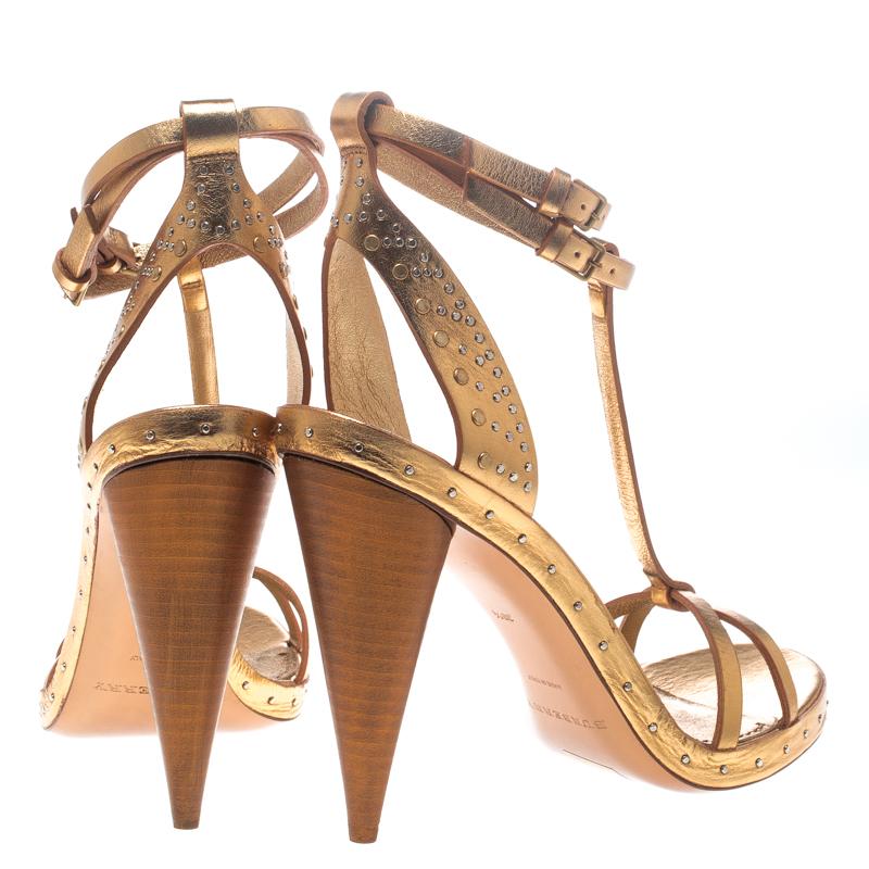 Burberry Metallic Gold Leather Hans T Strap Sandals Size 39 In New Condition In Dubai, Al Qouz 2