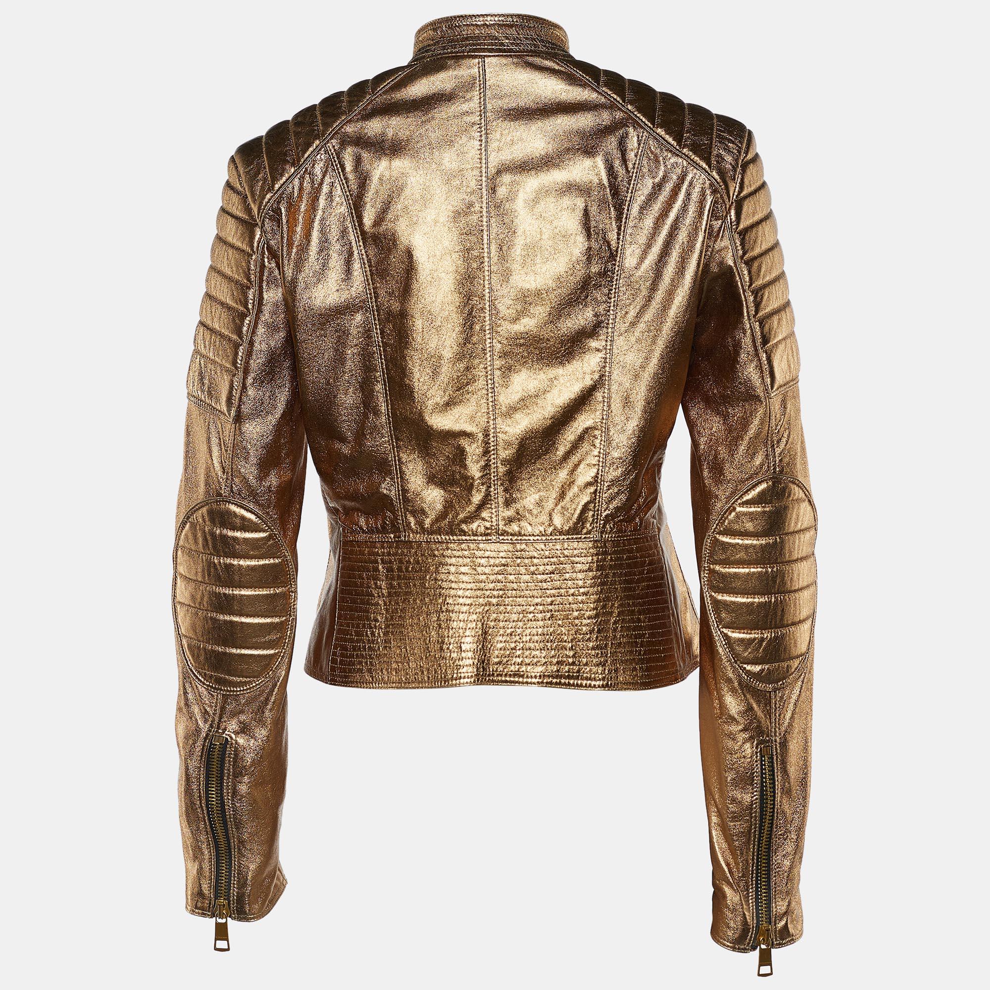 Bring your style sense into the limelight with this jacket from Burberry. Dressed in metallic-gold leather, this jacket delivers a stunning element to your look while granting you comfort. It is equipped with a zipper and three functional pockets.