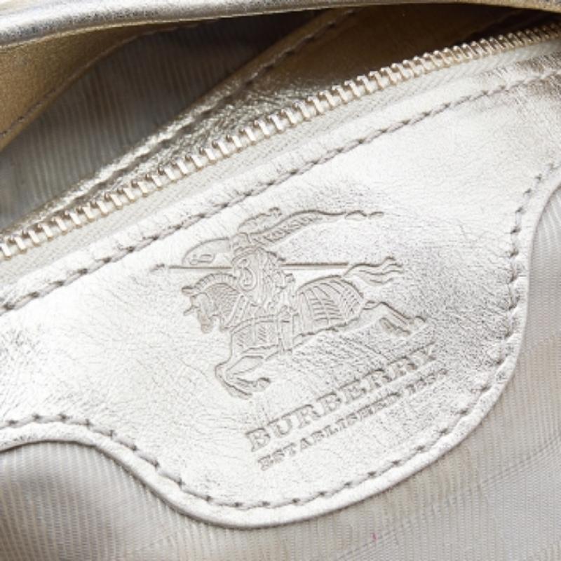 Oro Borsa Brooke in pelle trapuntata oro metallizzato di Burberry in vendita