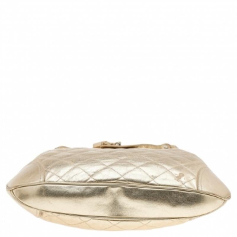 Borsa Brooke in pelle trapuntata oro metallizzato di Burberry In condizioni discrete in vendita a Dubai, Al Qouz 2