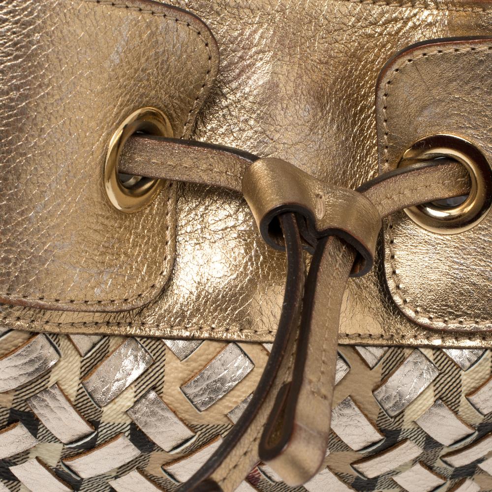 Burberry Metallic Gold gewebt Haus Karo PVC und Leder Krieger Hobo 6