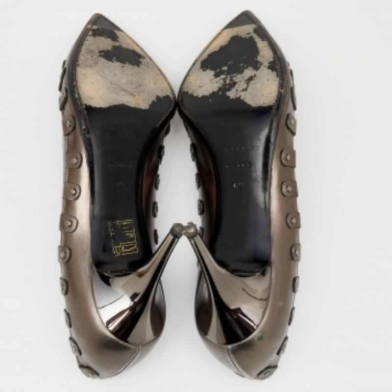 Burberry Metallic Leather Pointed Toe Pumps Size 39 For Sale 2