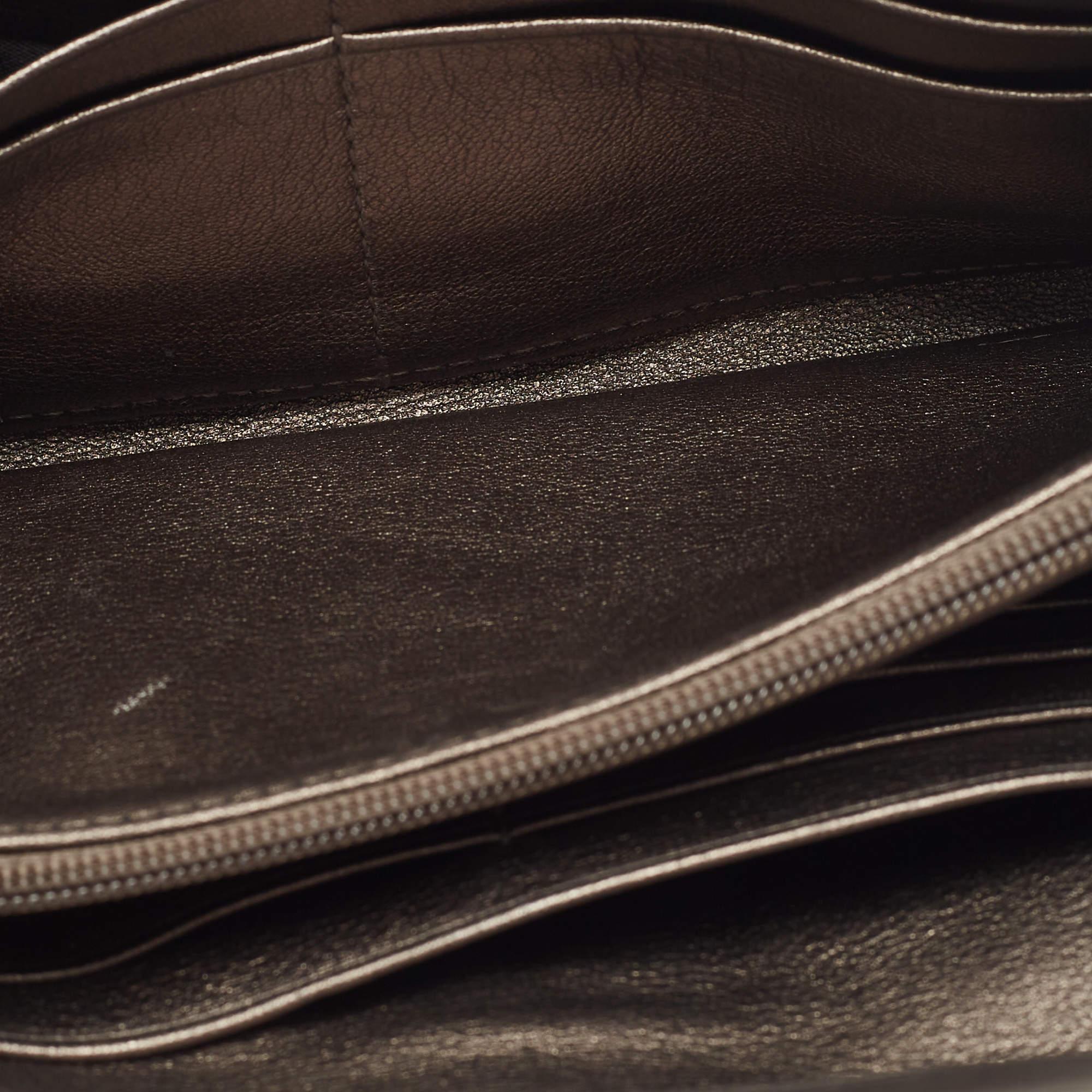 Portafoglio continentale Penrose di Burberry in nylon e pelle a quadretti Nova metallizzata in vendita 1