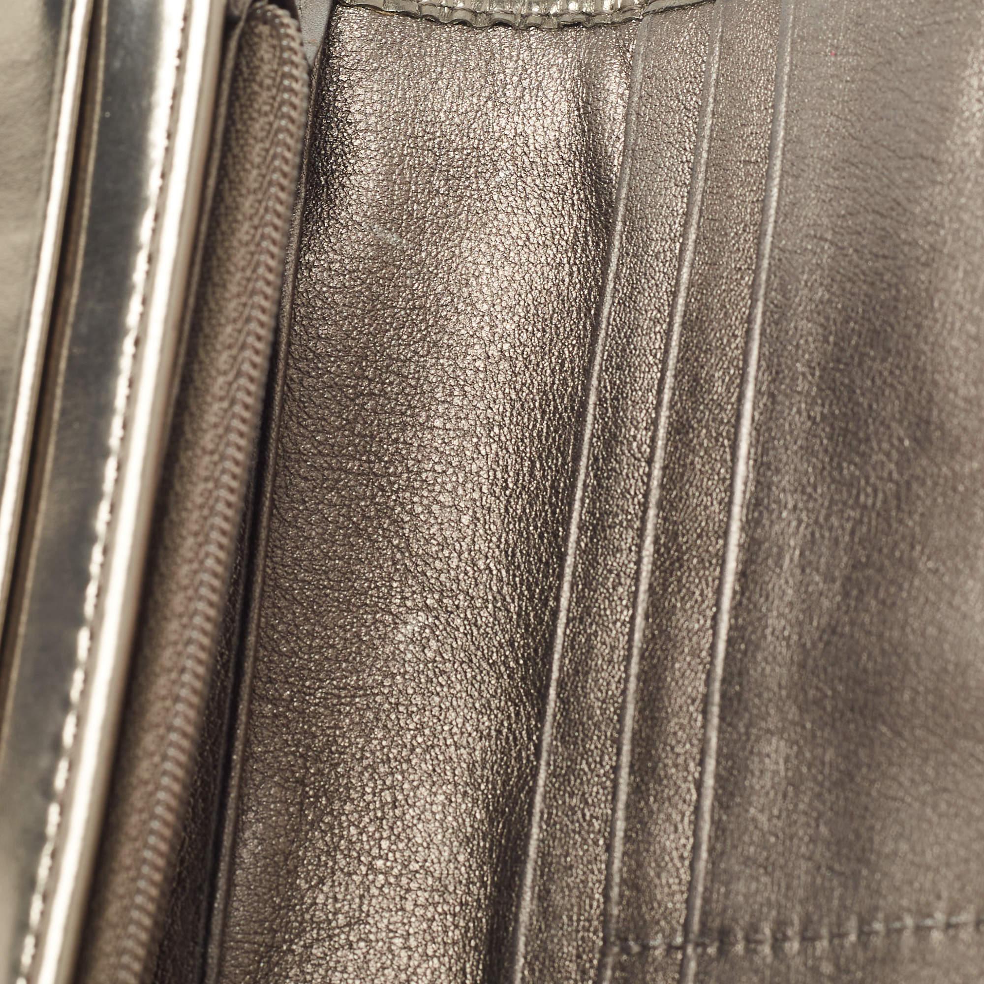 Portafoglio continentale Penrose di Burberry in nylon e pelle a quadretti Nova metallizzata in vendita 2