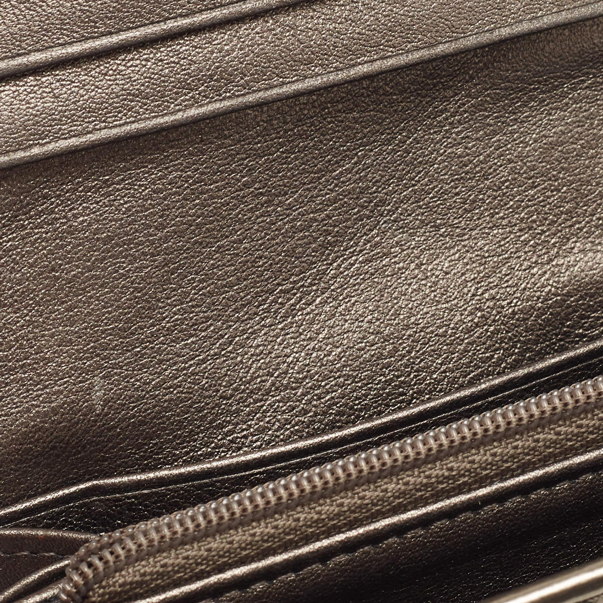 Portafoglio continentale Penrose di Burberry in nylon e pelle a quadretti Nova metallizzata in vendita 3