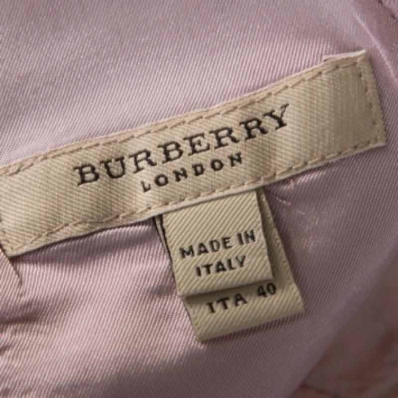 De las mujeres Burberry Top S con cuello halter y tachuelas en mezcla de seda púrpura metalizado en venta