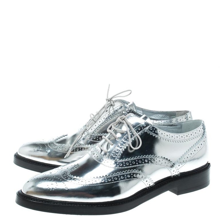 Burberry Metallic Silver Brogue Leather Gennie Lace Up Oxfords Size 40 For  Sale at 1stDibs | silver oxfords