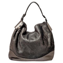 Großer Hobo aus Leder von Burberry in Metallic-Silber